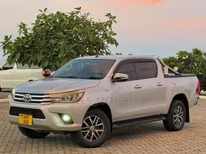 Toyota Hilux 2018 Silver