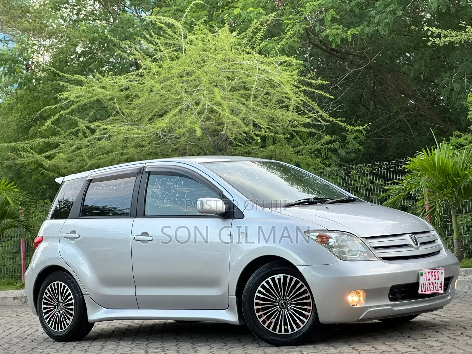 Toyota IST 2004 Silver