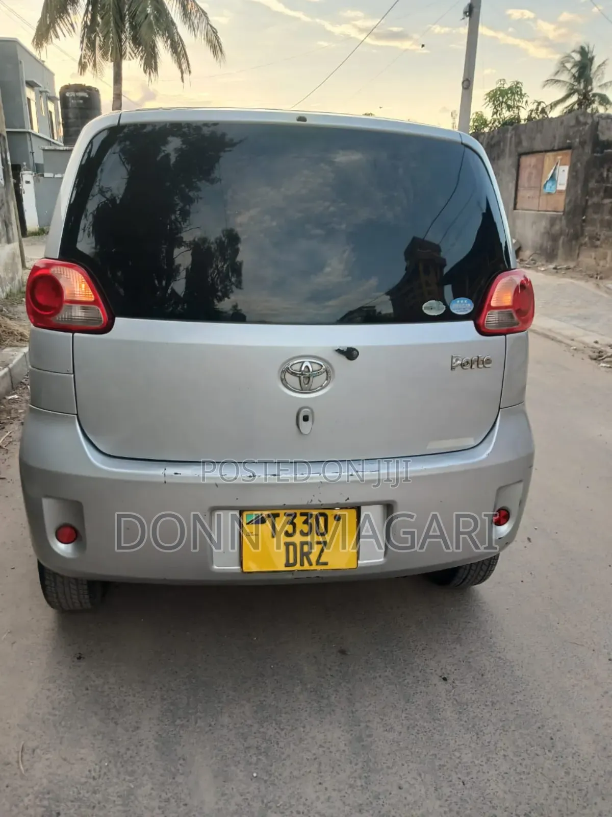 Toyota Porte 2004 Silver