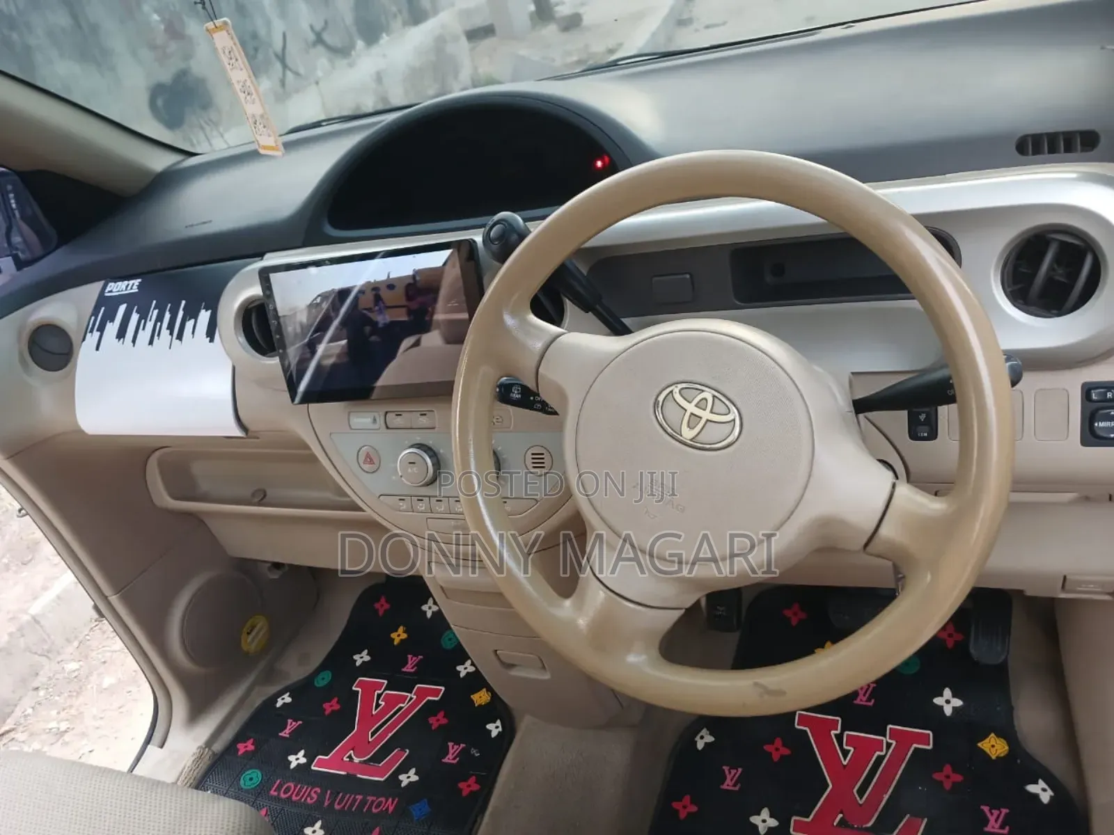 Toyota Porte 2004 Silver
