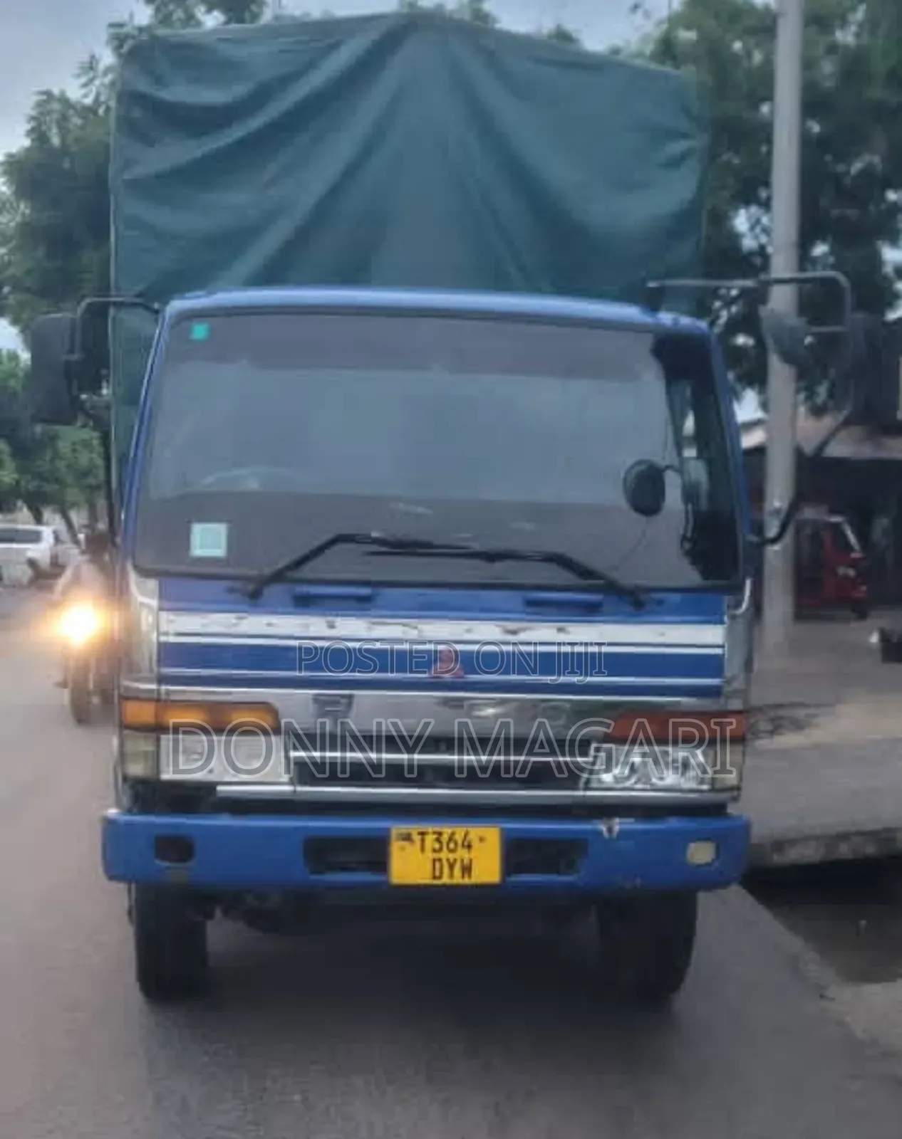 Mitsubishi Fuso Rosa 2004 Blue