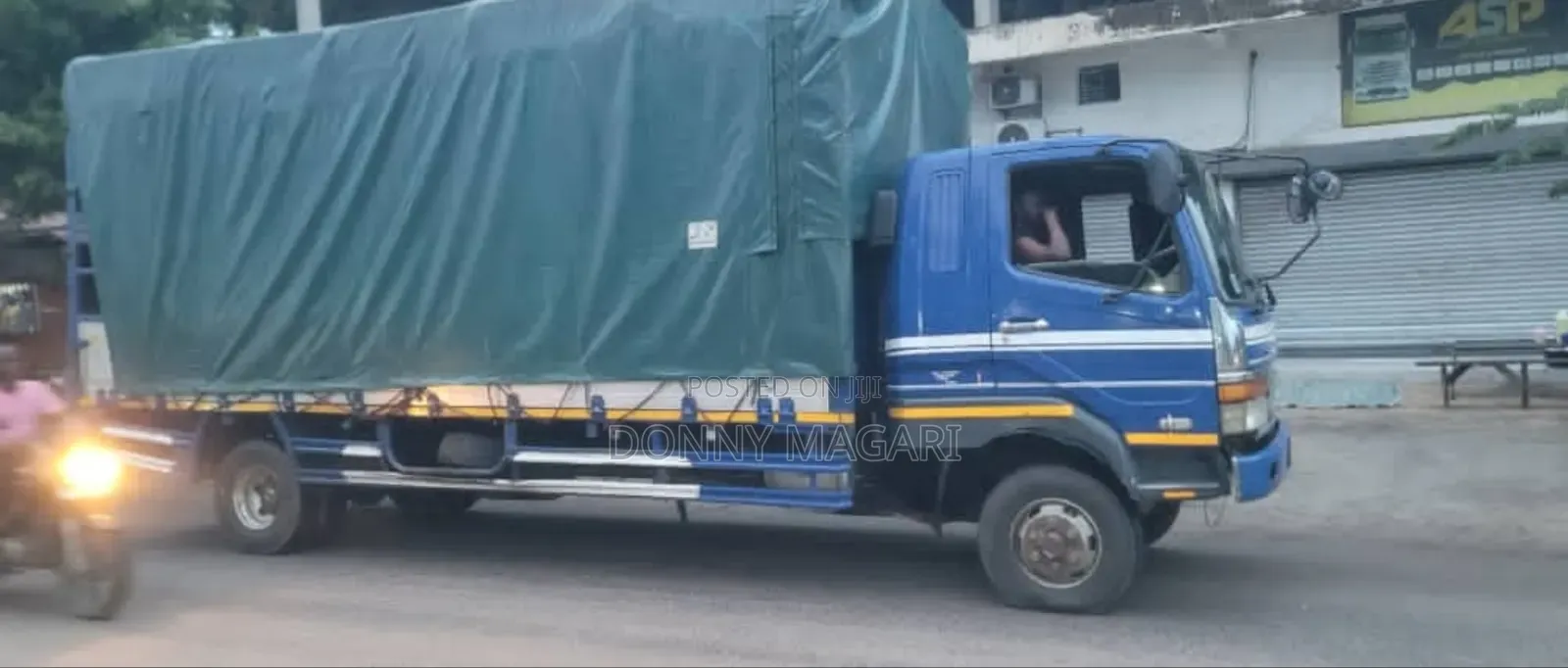 Mitsubishi Fuso Rosa 2004 Blue