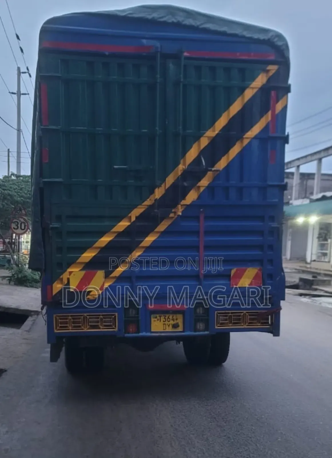Mitsubishi Fuso Rosa 2004 Blue