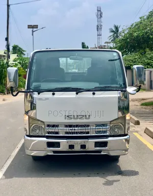 Isuzu 2 Toms Truck