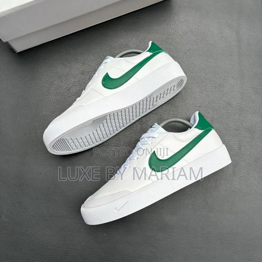Flat Nike Sneaker