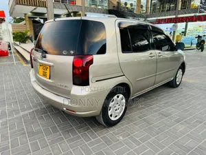 Toyota Raum 2008 Silver