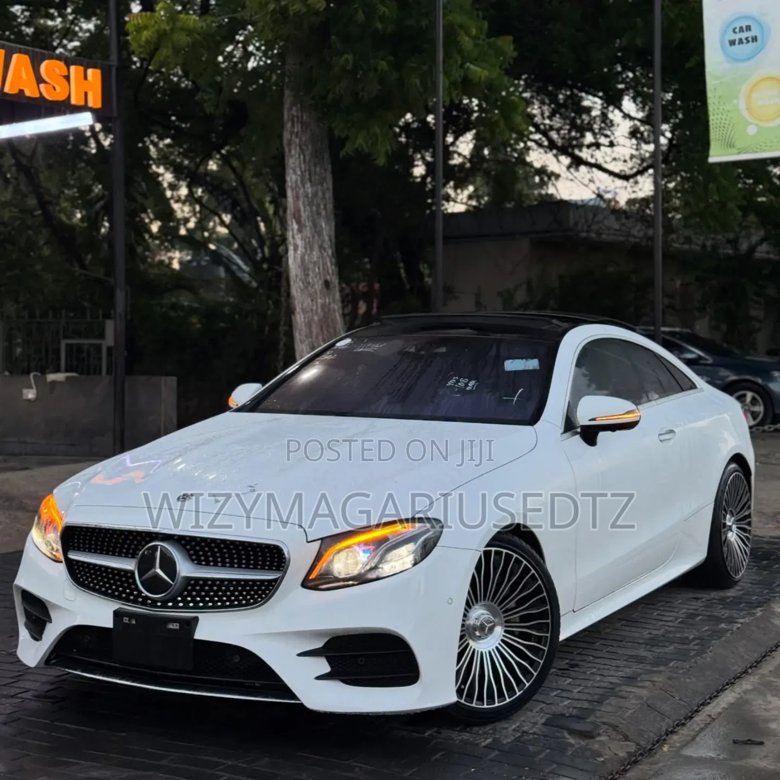 Mercedes-Benz E300 2017 Off white