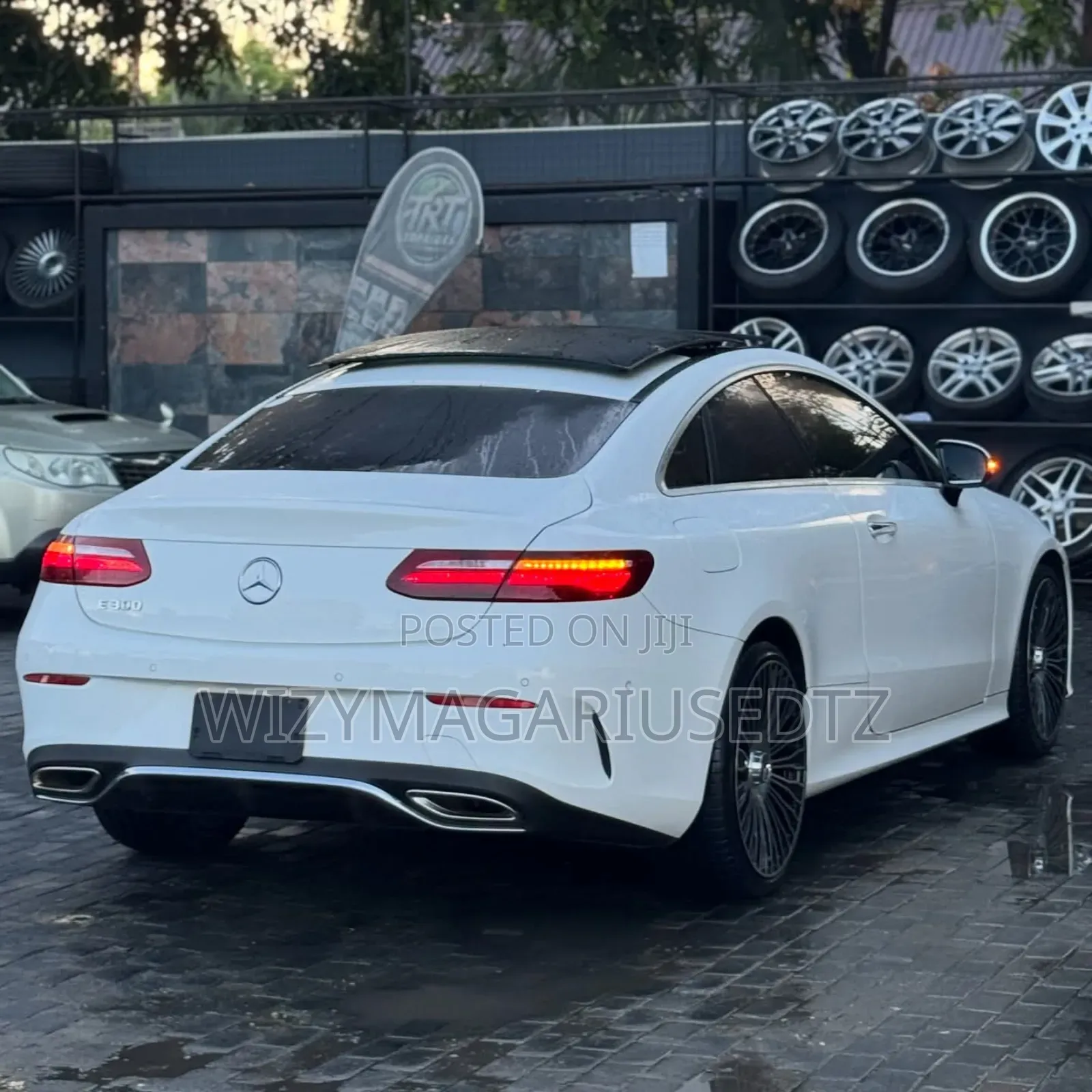 Mercedes-Benz E300 2017 Off white