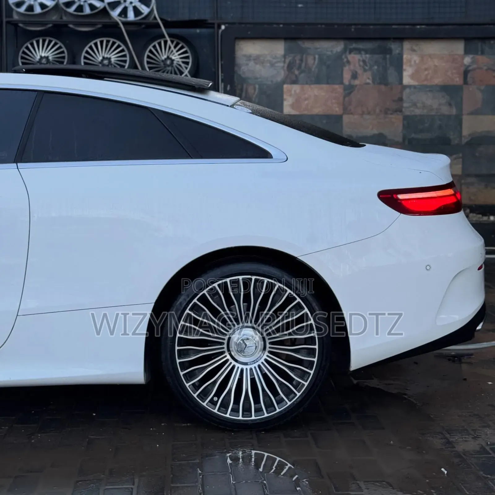 Mercedes-Benz E300 2017 Off white