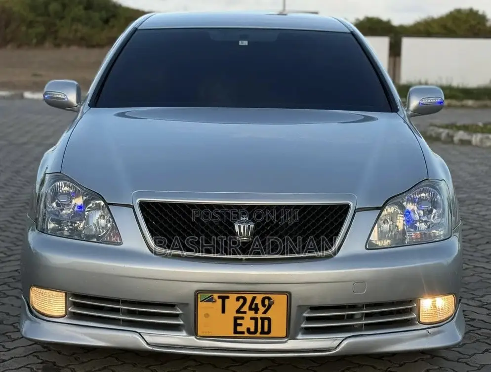 Toyota Crown 2005 Silver