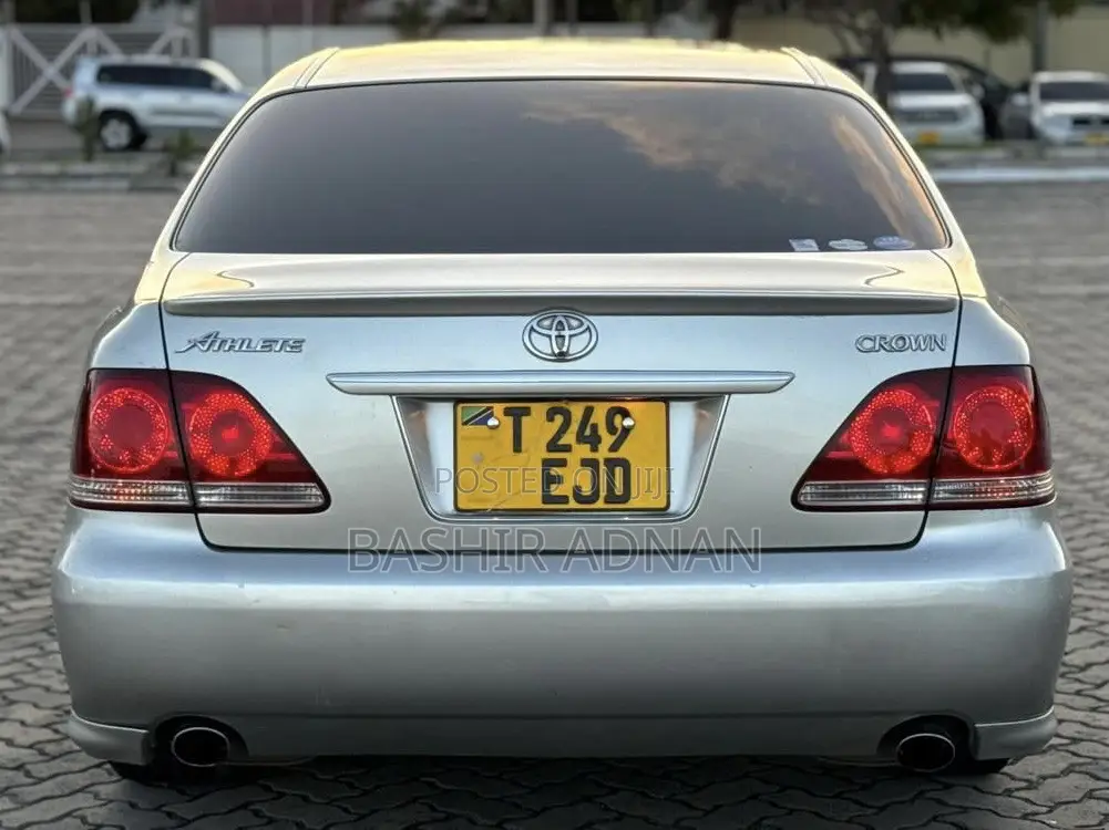 Toyota Crown 2005 Silver