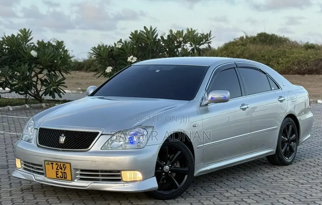 Toyota Crown 2005 Silver