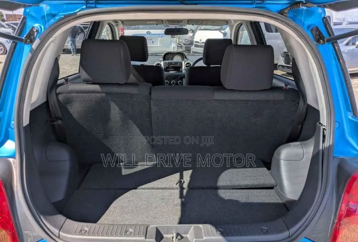 Toyota IST 2002 Blue