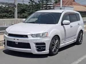 Mitsubishi Outlander Sport SE 2011 White
