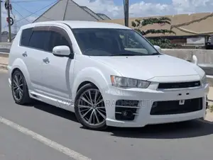 Mitsubishi Outlander Sport SE 2011 White