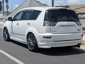 Mitsubishi Outlander Sport SE 2011 White