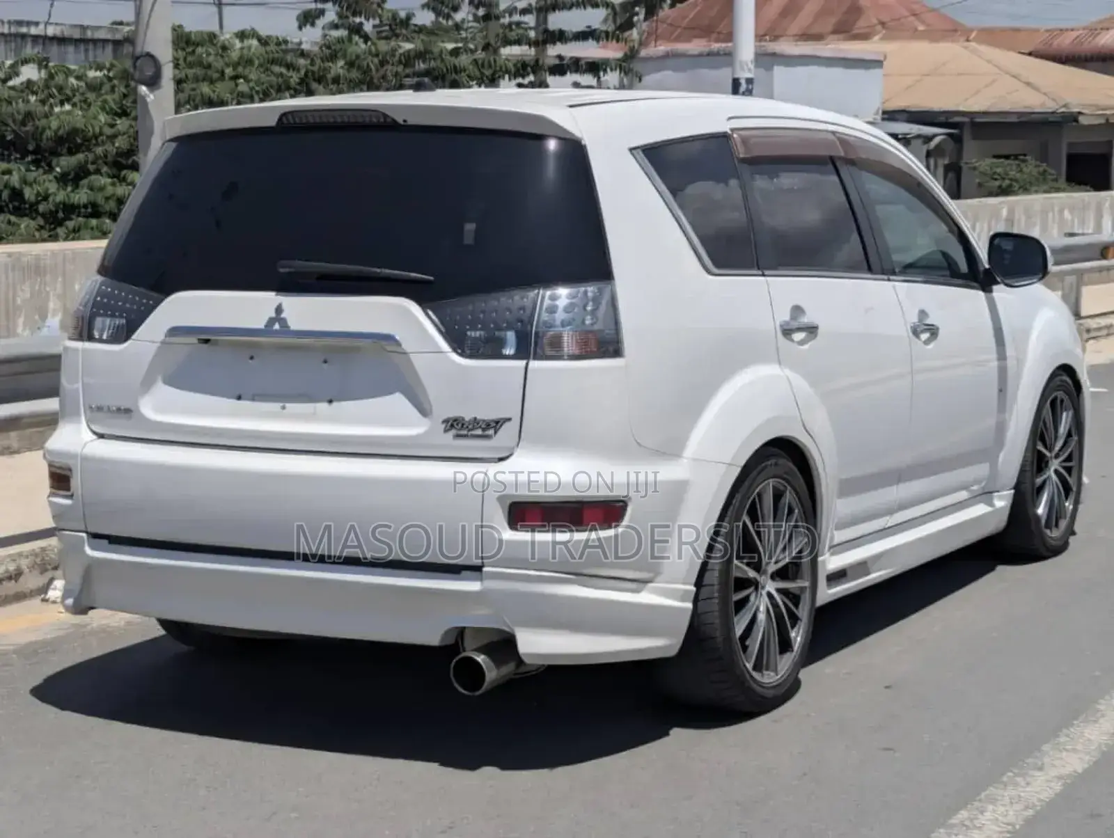 Mitsubishi Outlander Sport SE 2011 White