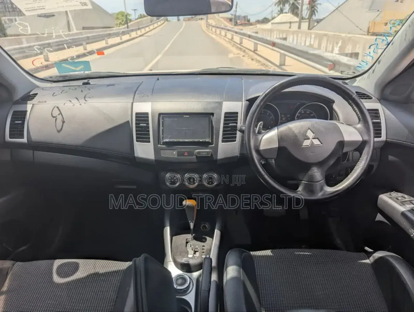 Mitsubishi Outlander Sport SE 2011 White