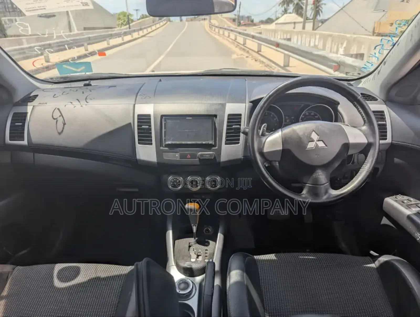 Mitsubishi Outlander Sport SE 2011 White