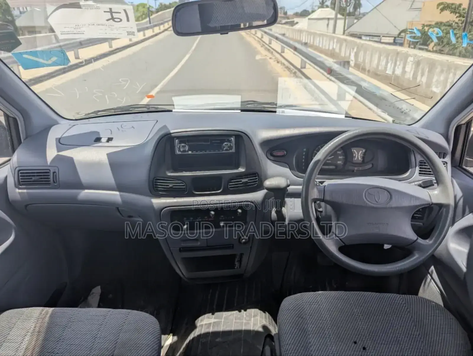 Toyota Lite-Ace 2000 Silver