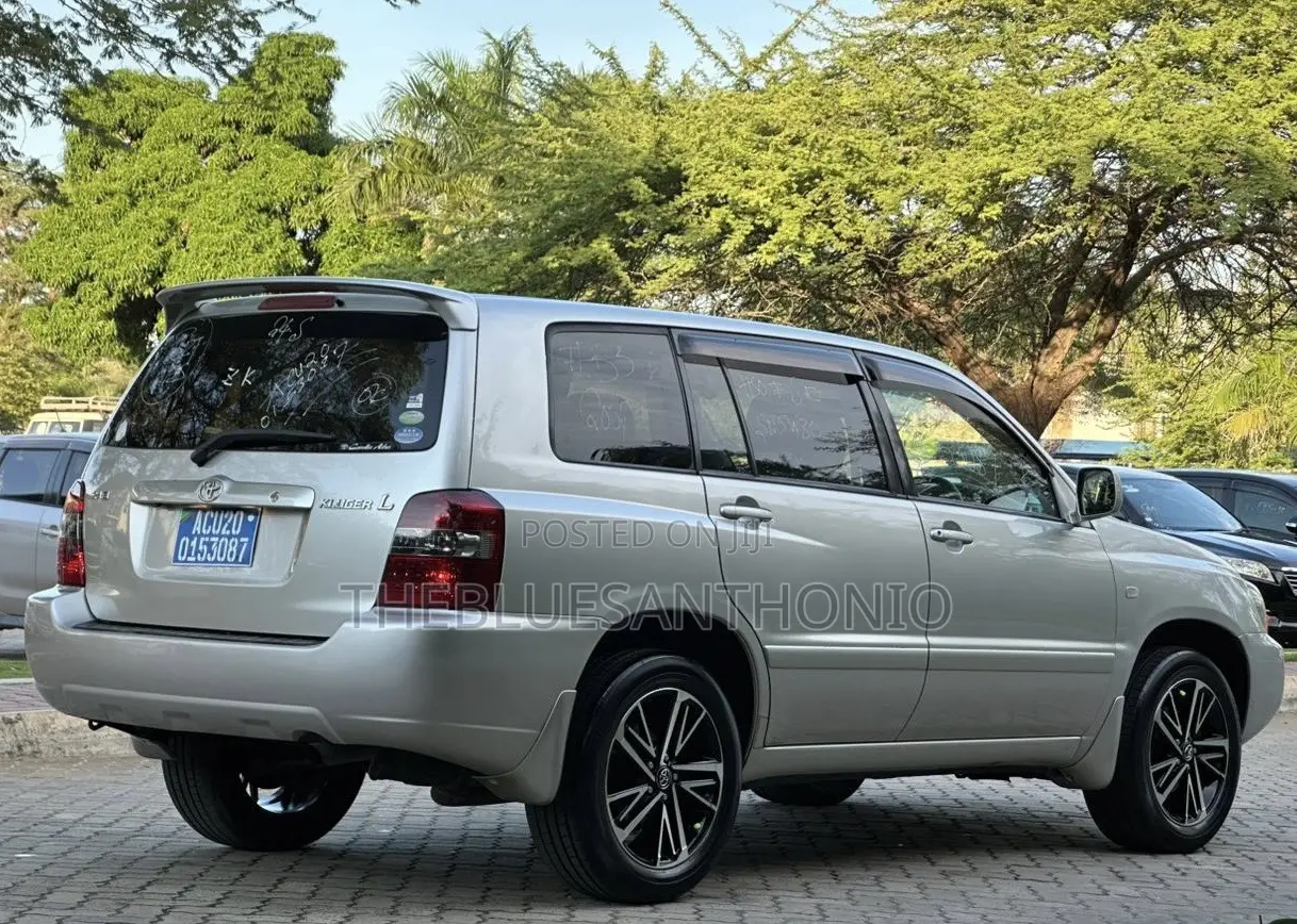 Toyota Kluger 2005 Silver