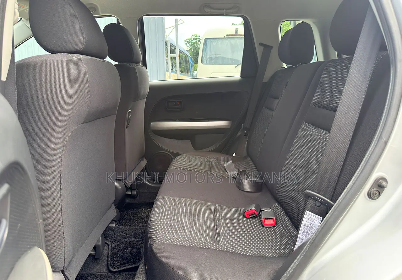 Toyota IST 2004 Silver