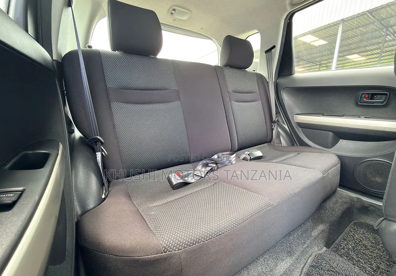 Toyota IST 2004 Silver