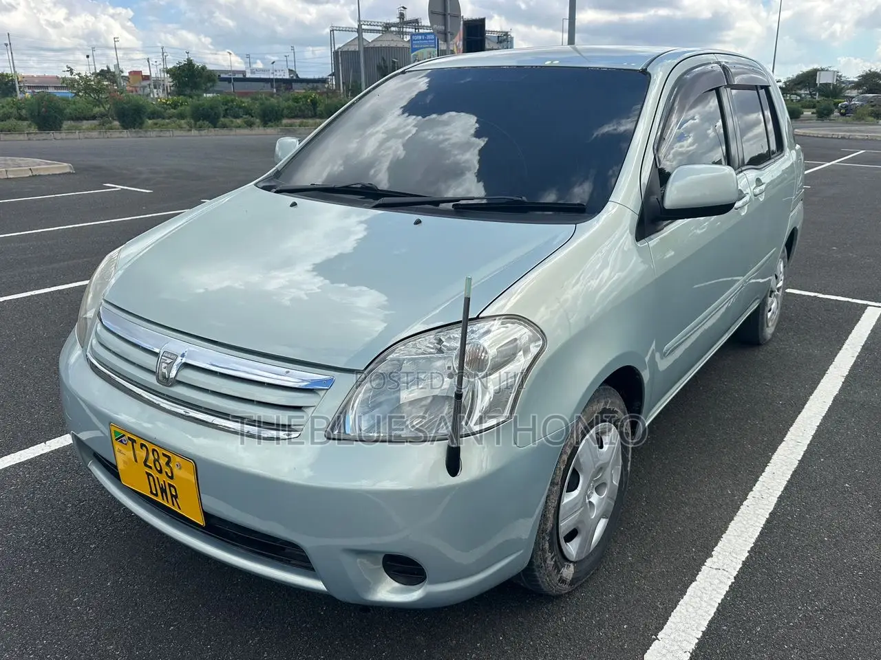 Toyota Raum 2005 Green
