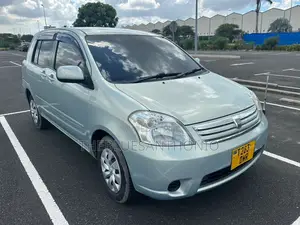 Toyota Raum 2005 Green