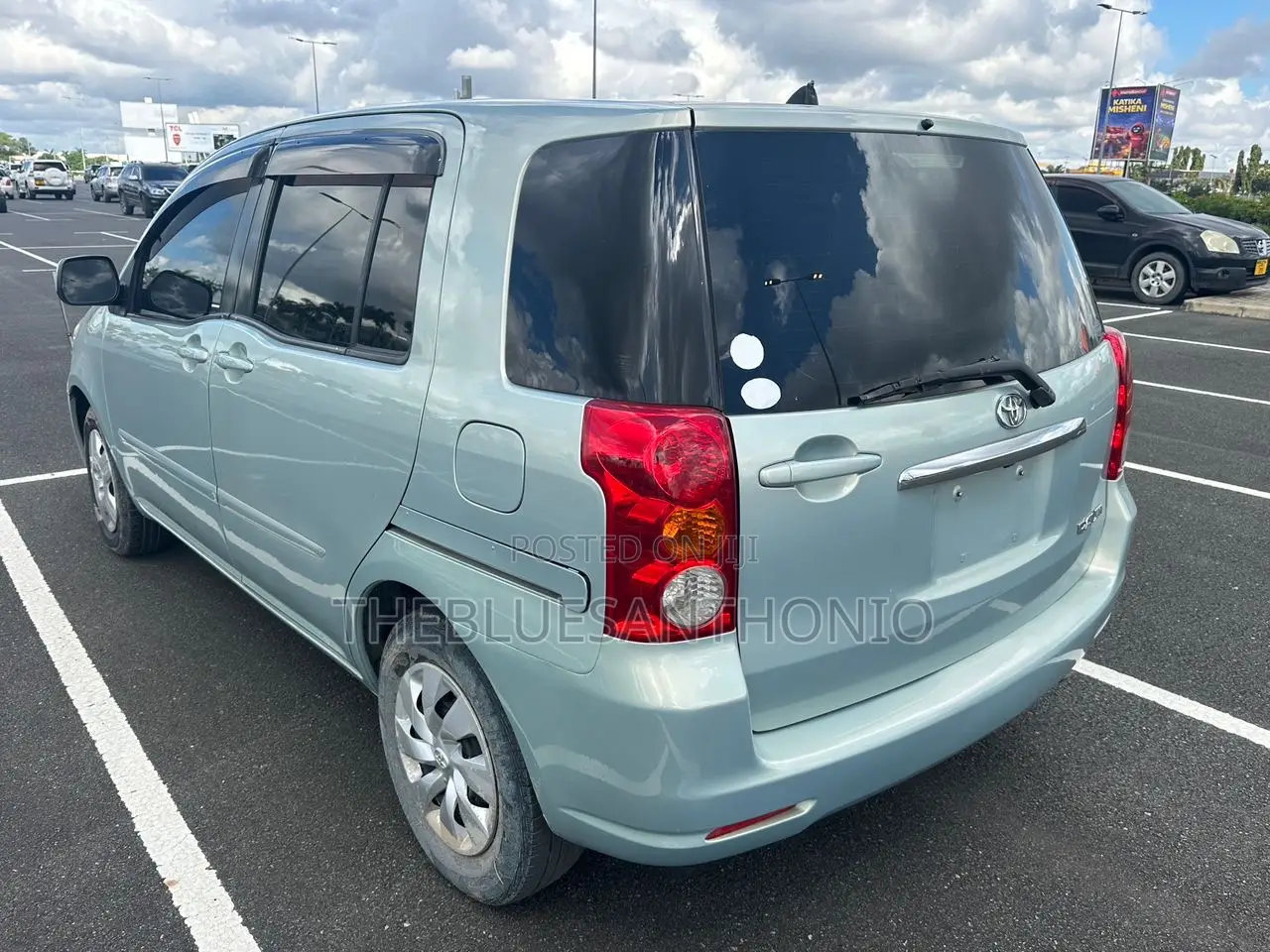 Toyota Raum 2005 Green