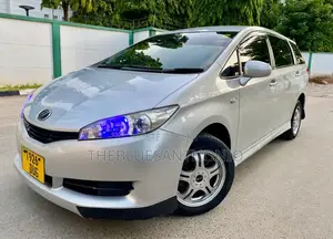 Toyota Wish 2010 Silver