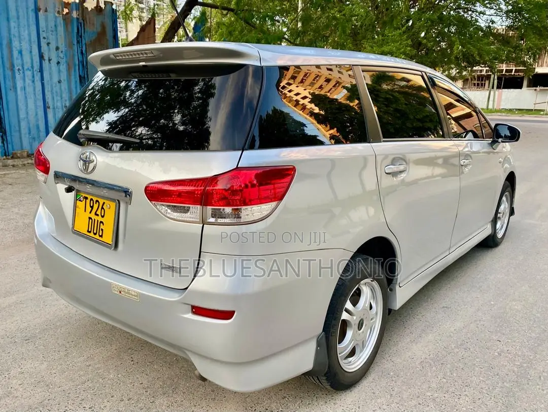 Toyota Wish 2010 Silver