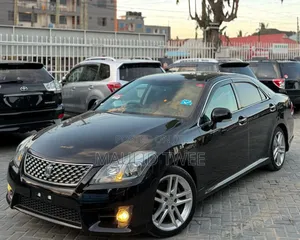 Toyota Crown 2011 Black