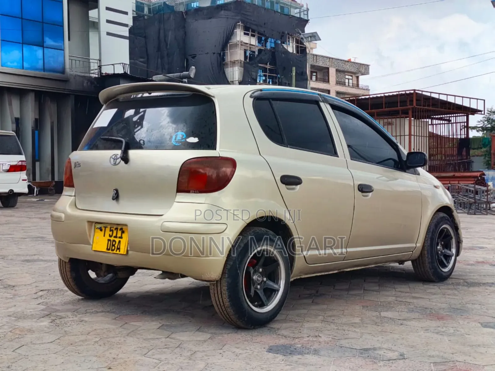 Toyota Vitz 1.3 FWD 3dr 2004 Gold