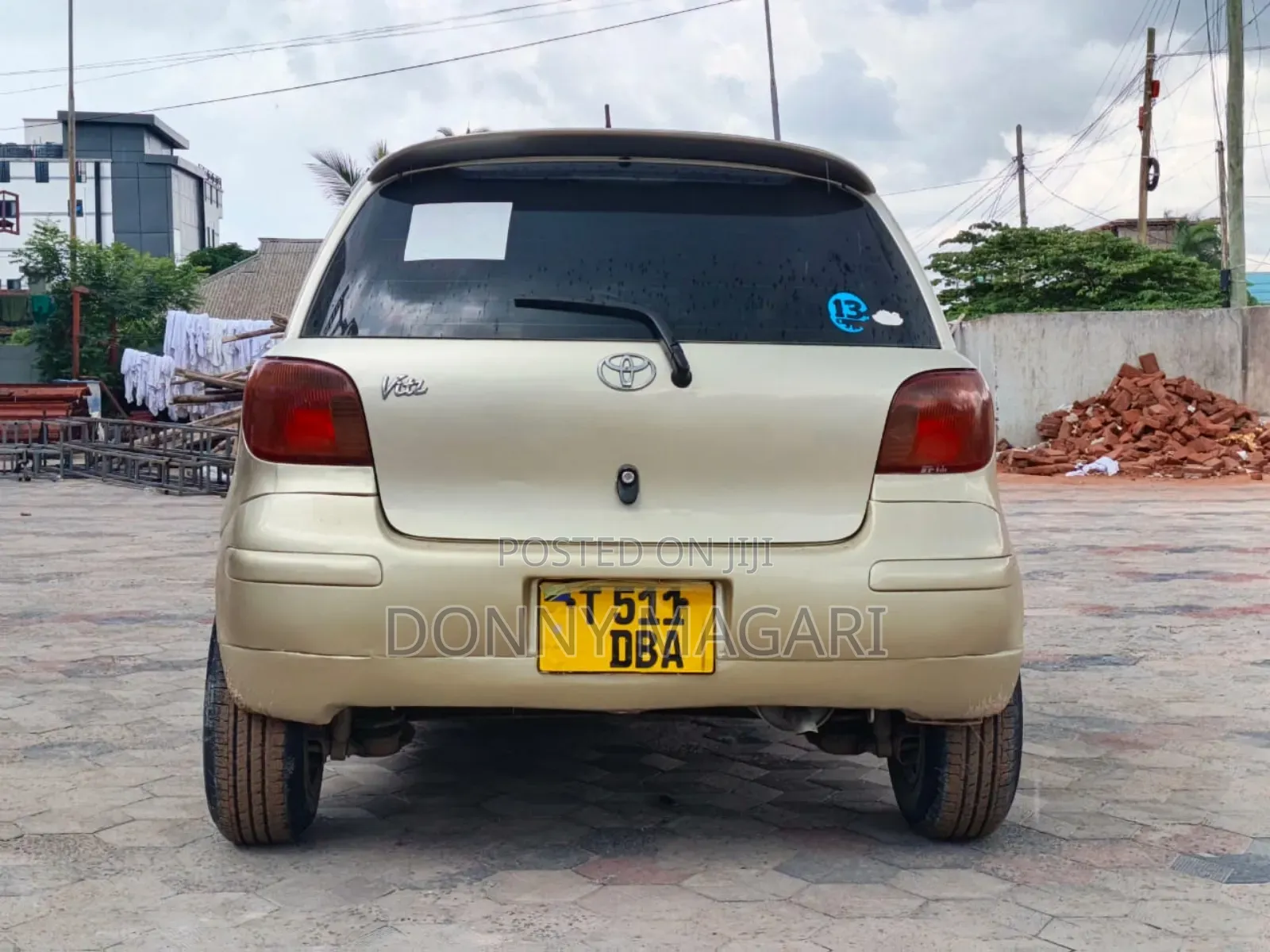 Toyota Vitz 1.3 FWD 3dr 2004 Gold