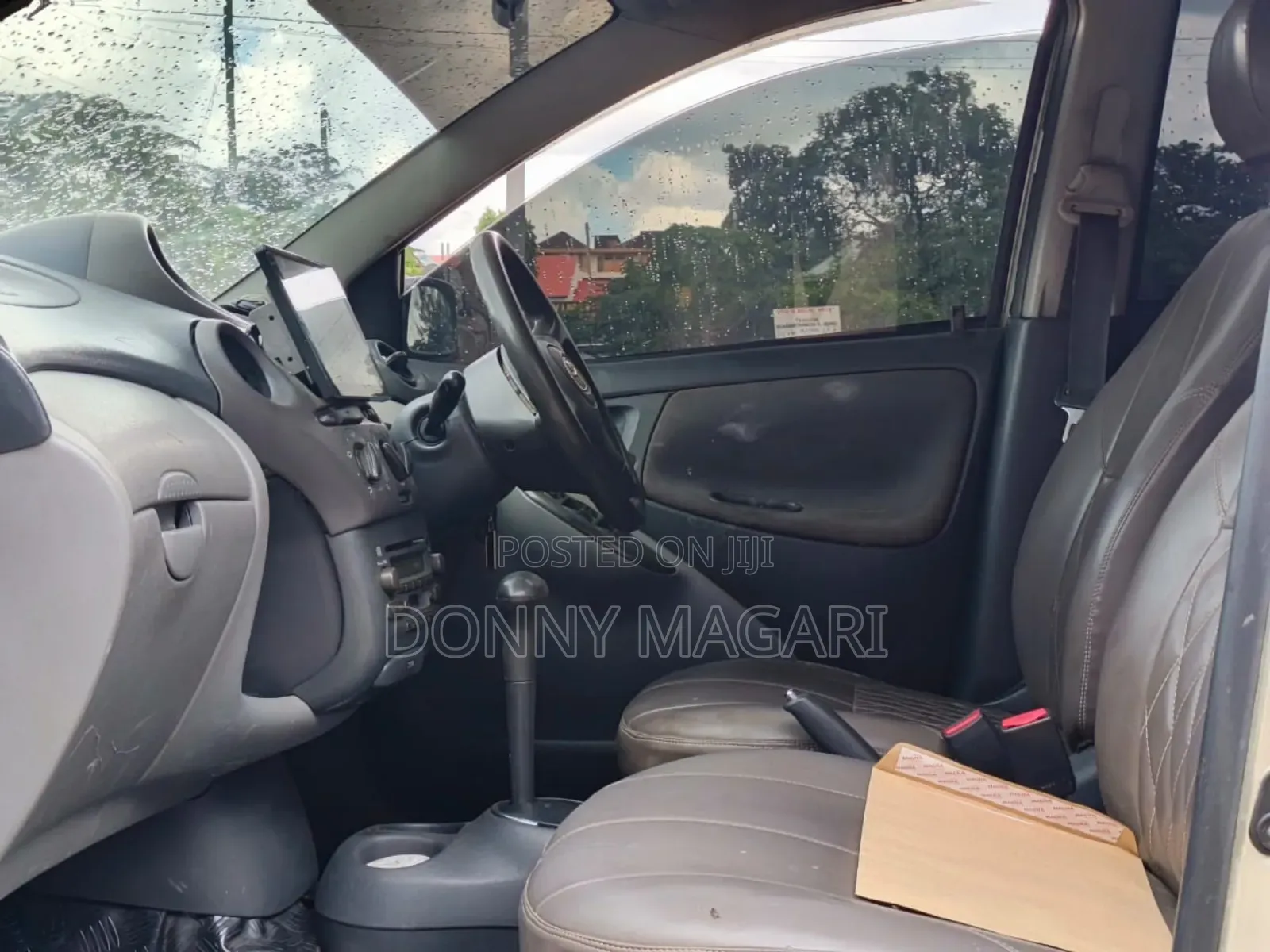 Toyota Vitz 1.3 FWD 3dr 2004 Gold