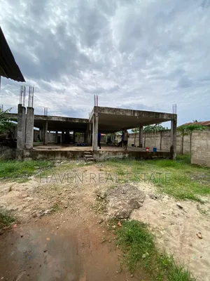 Commercial Plot Yenye Kibali Cha Ghorofa 7 Inauzwa Karakata- Airport*