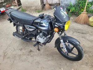 Bajaj Boxer 125 2025 Black