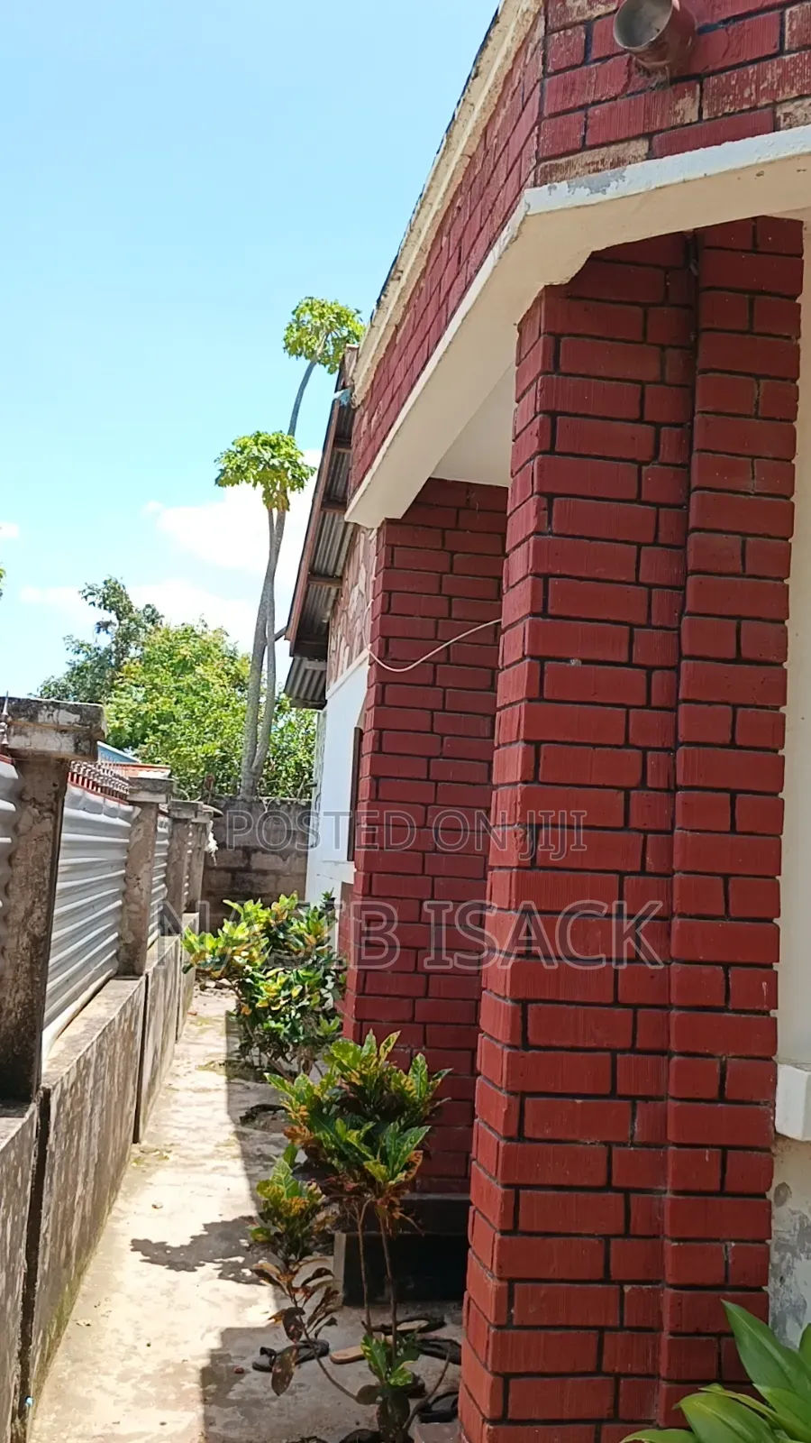 Furnished 3bdrm House in Mkolani for sale