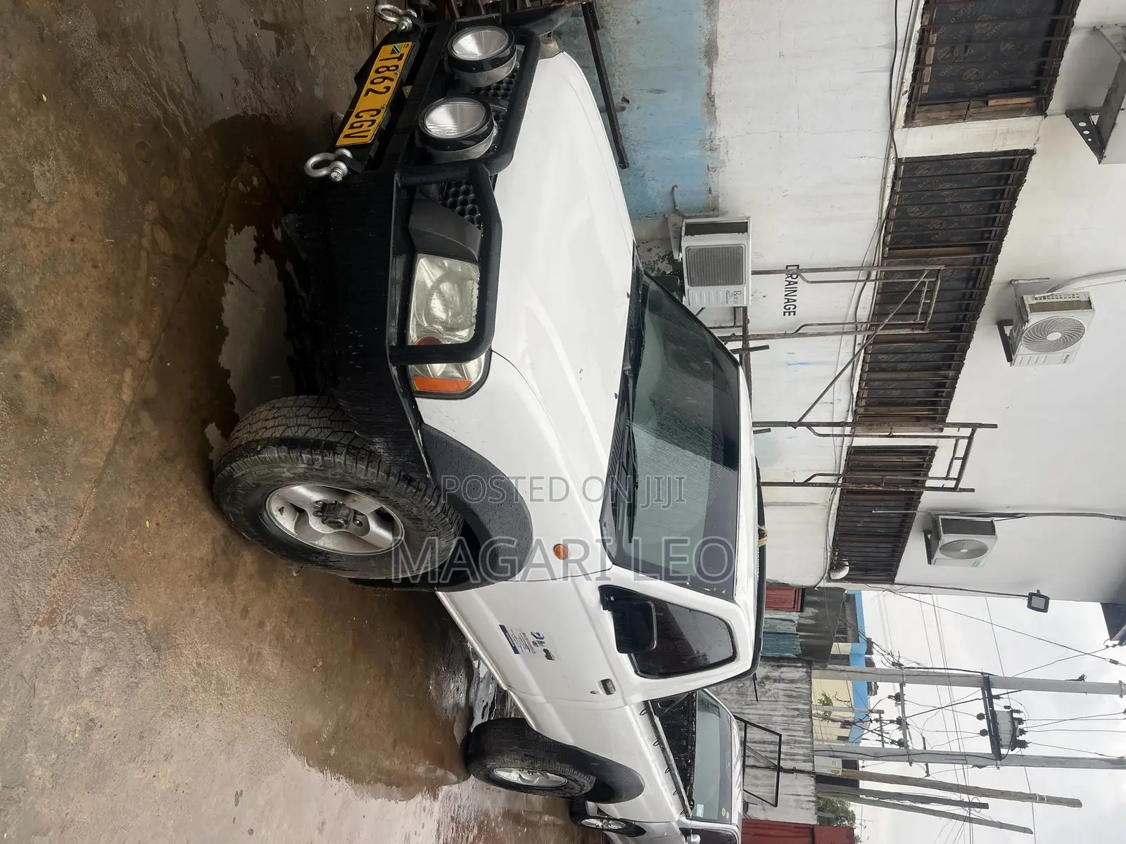 Nissan Hardbody 2007 White