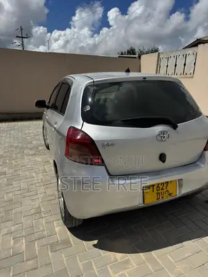 Toyota Vitz 1.0 FWD 3dr 2005 Silver