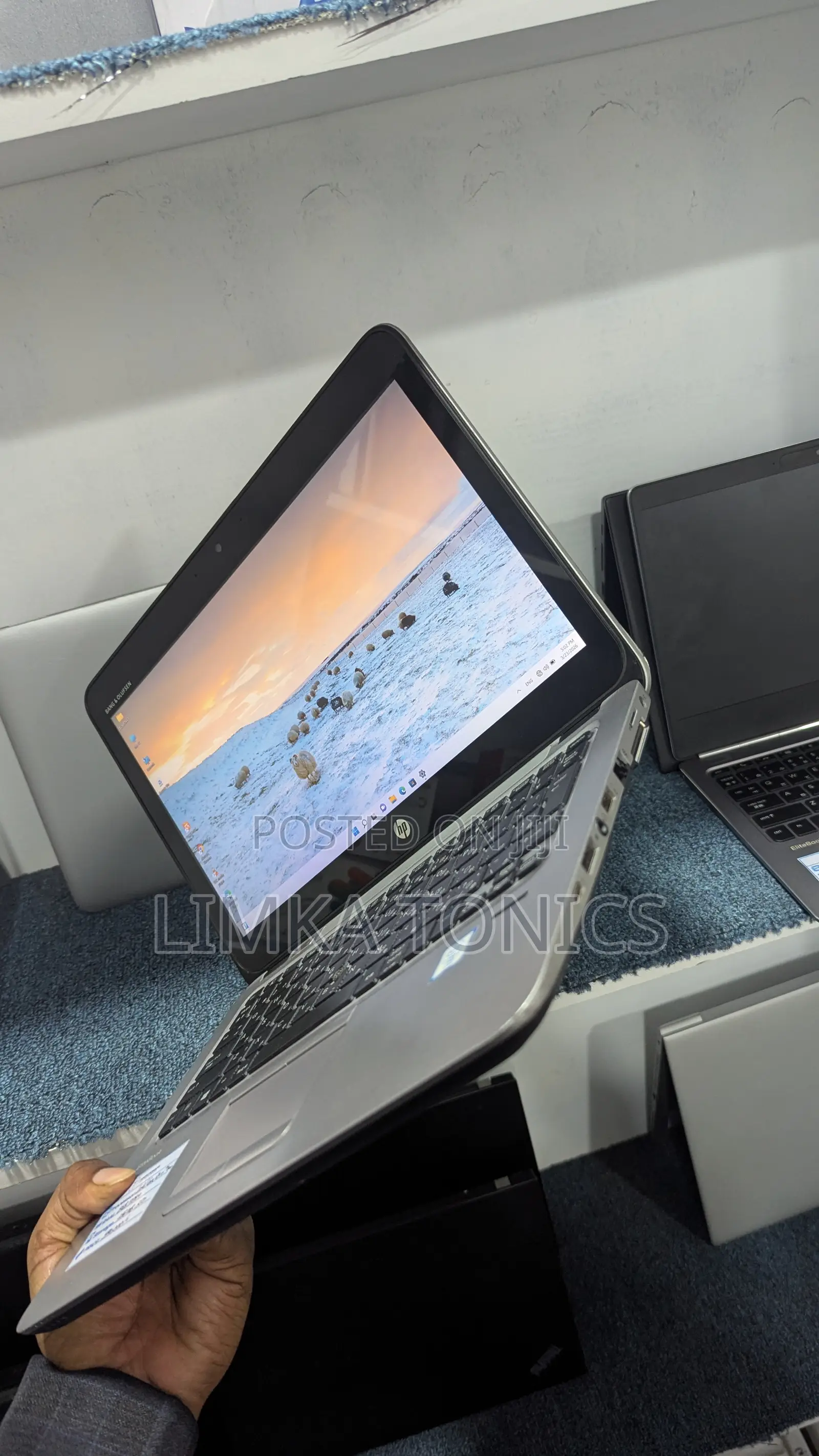 New Laptop HP EliteBook 820 G3 8GB Intel Core i5 SSD 256GB