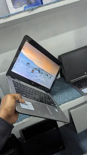 New Laptop HP EliteBook 820 G3 8GB Intel Core i5 SSD 256GB