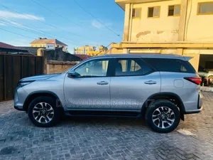 Toyota Fortuner 2024 Gray