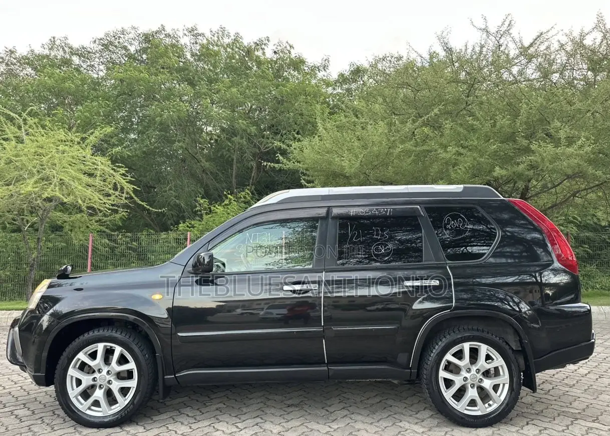 Nissan X-Trail 2012 Black
