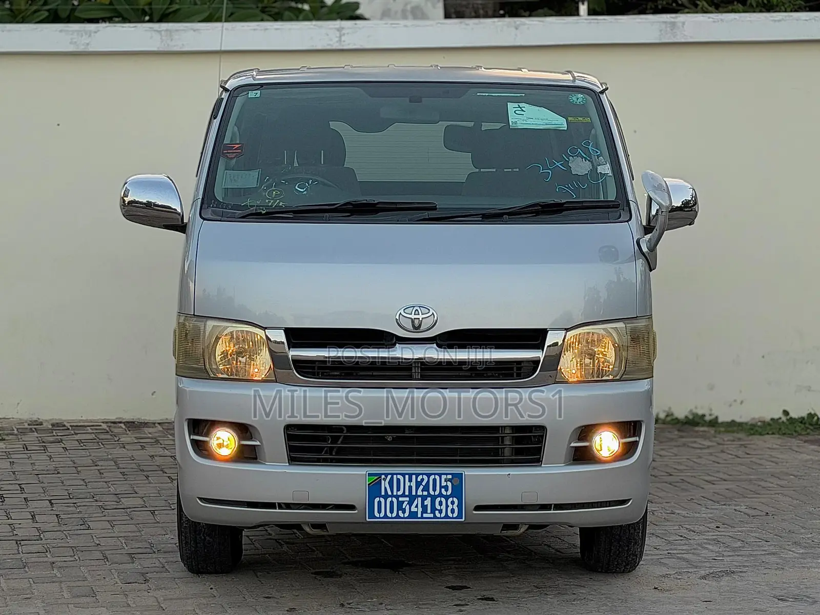 Toyota Quantum 2010 Silver