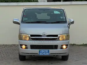 Toyota Quantum 2010 Silver