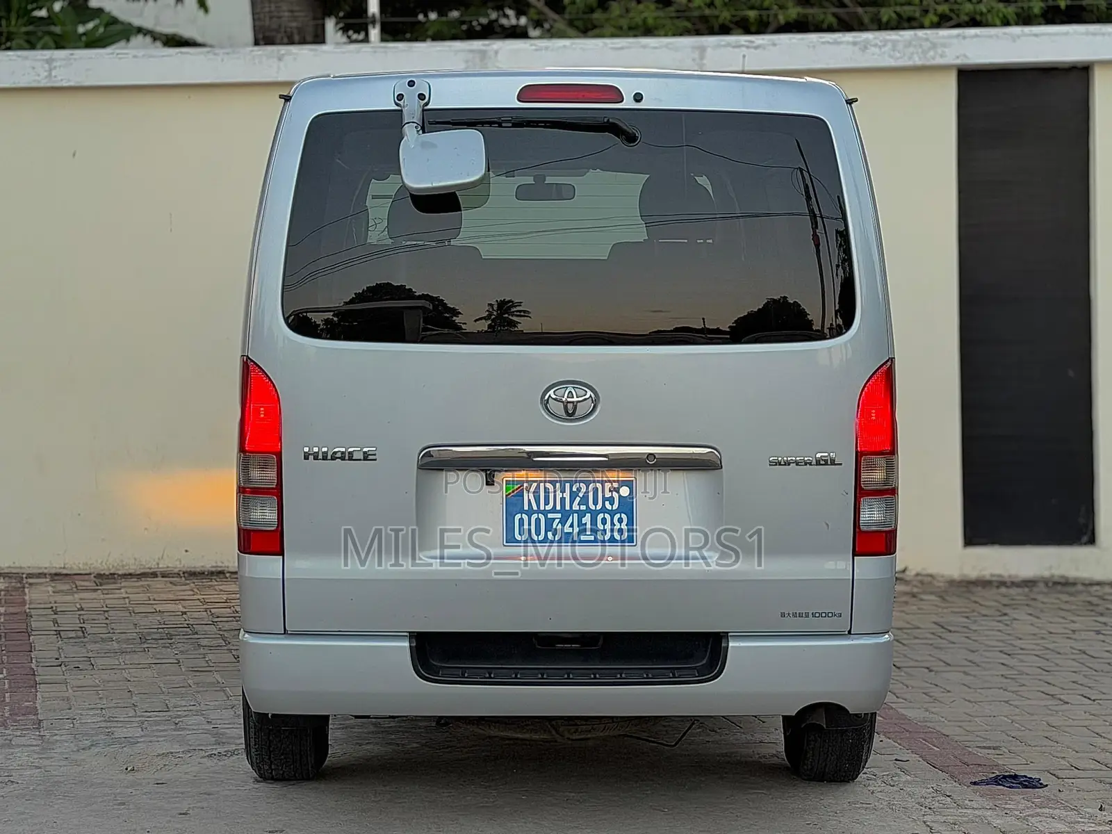 Toyota Quantum 2010 Silver