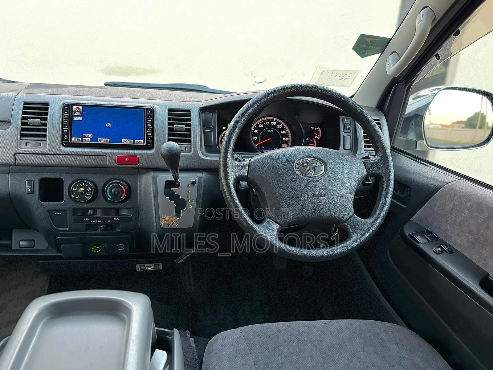 Toyota Quantum 2010 Silver