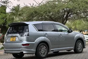 Mitsubishi Outlander 2011 Silver